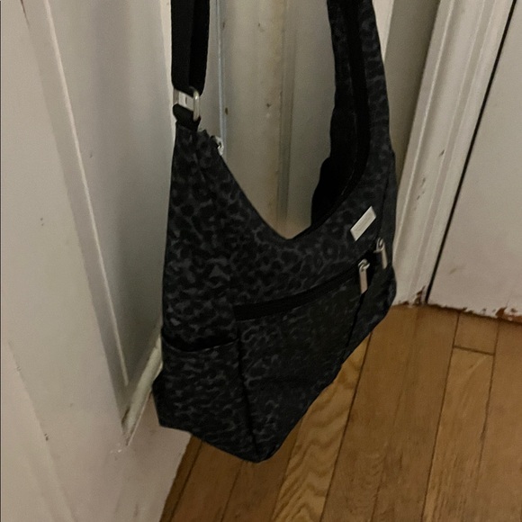 Baggallini Black Leopard Crossbody Bag - Picture 15 of 16